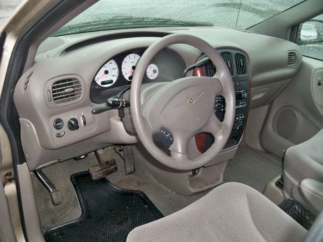 Chrysler Town and Country 2002 photo 5