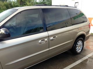 Chrysler Town and Country 2002 photo 3
