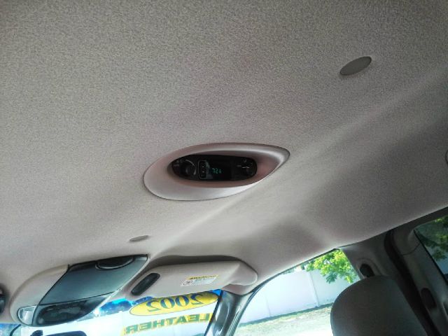 Chrysler Town and Country 2002 photo 10