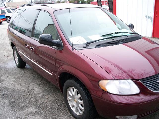 Chrysler Town and Country 2002 photo 4