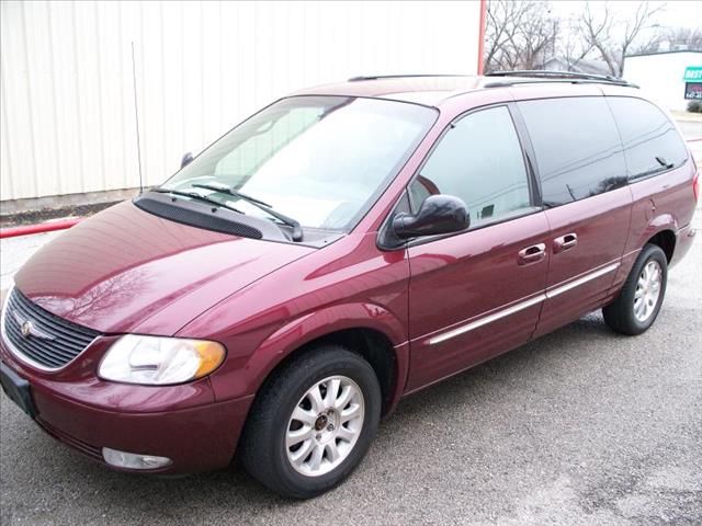 Chrysler Town and Country 2002 photo 5