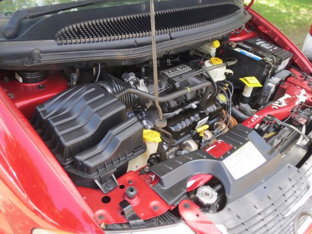 Chrysler Town and Country 2002 photo 10