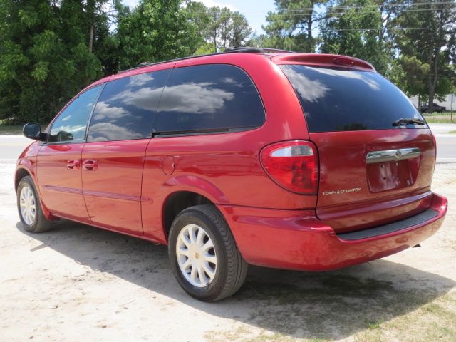 Chrysler Town and Country 2002 photo 16