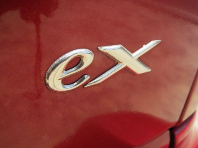 Chrysler Town and Country 2002 photo 2