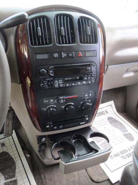 Chrysler Town and Country 2002 photo 20