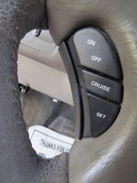 Chrysler Town and Country 2002 photo 34