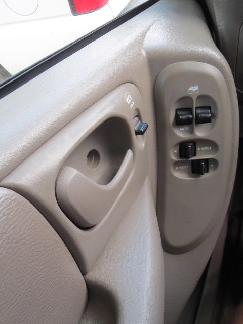 Chrysler Town and Country 2002 photo 41