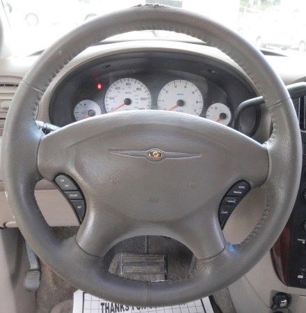 Chrysler Town and Country 2002 photo 43