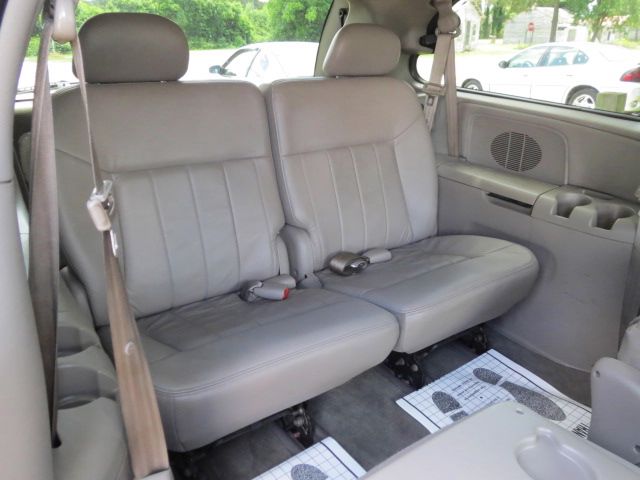 Chrysler Town and Country 2002 photo 44