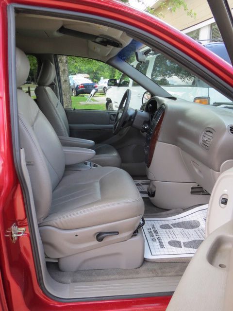 Chrysler Town and Country 2002 photo 47