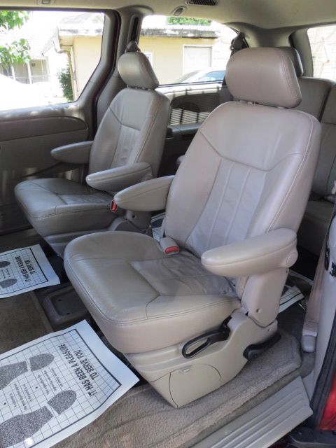 Chrysler Town and Country 2002 photo 48