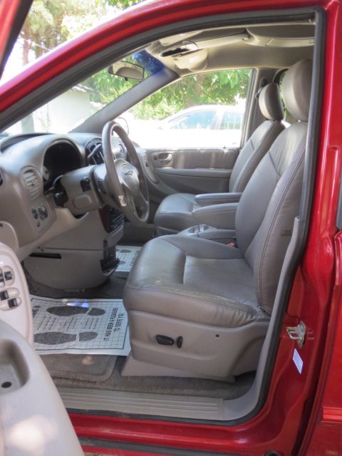 Chrysler Town and Country 2002 photo 49