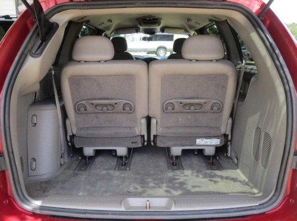 Chrysler Town and Country 2002 photo 56
