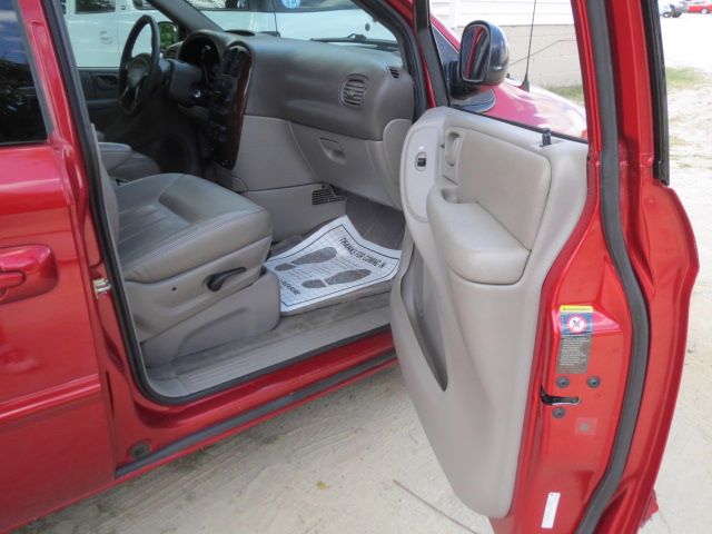 Chrysler Town and Country 2002 photo 59