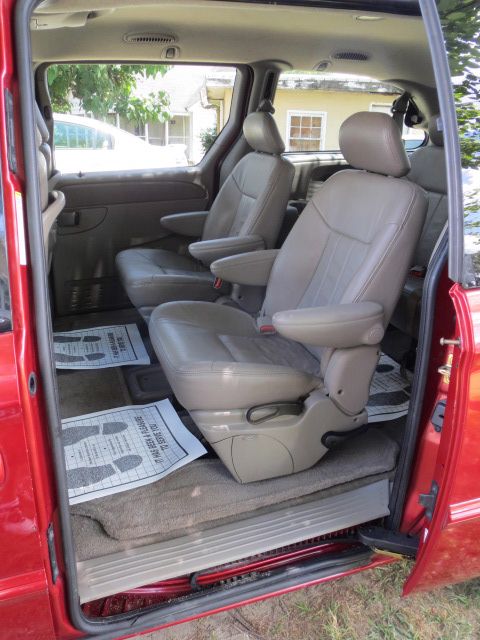 Chrysler Town and Country 2002 photo 60