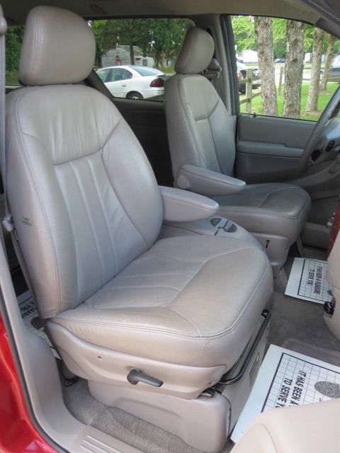 Chrysler Town and Country 2002 photo 64