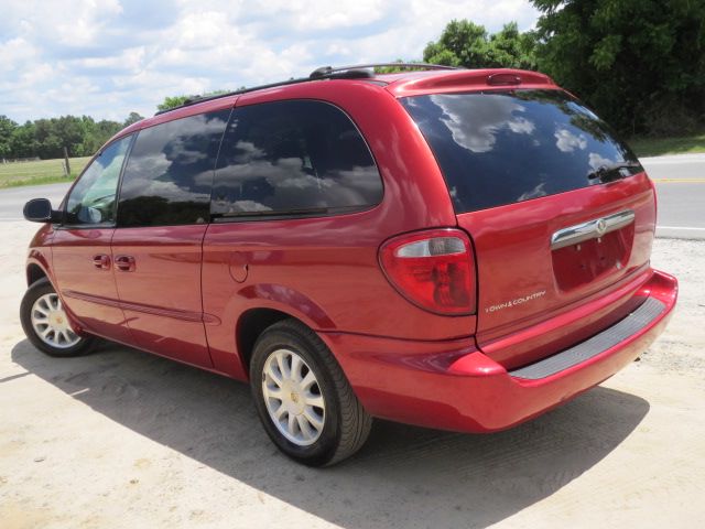 Chrysler Town and Country 2002 photo 9
