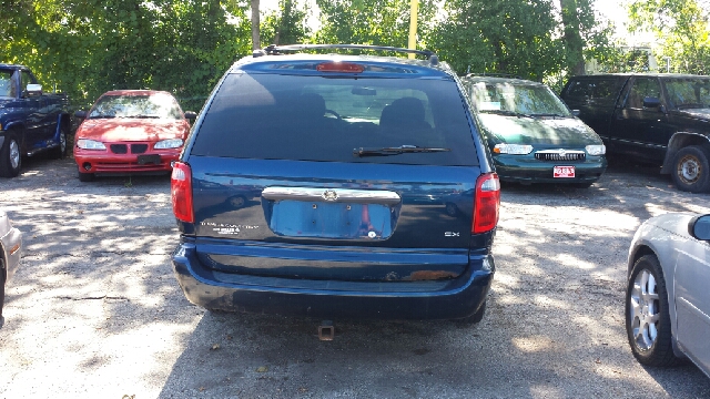 Chrysler Town and Country 2002 photo 1