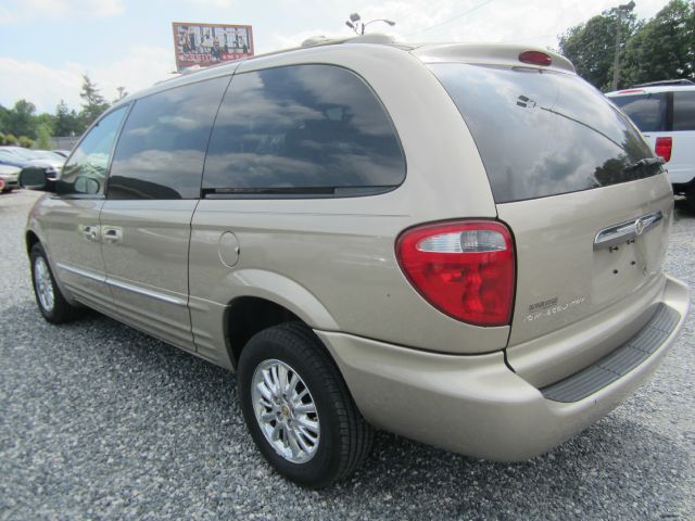 Chrysler Town and Country 2002 photo 10