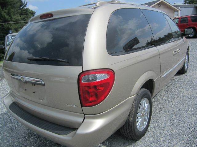 Chrysler Town and Country 2002 photo 5