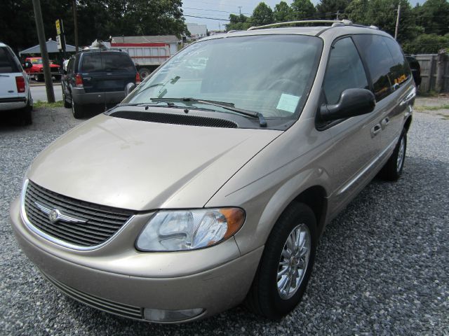 Chrysler Town and Country 2002 photo 6