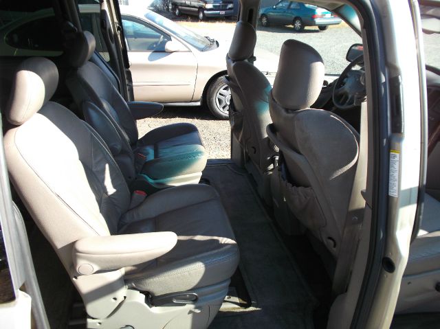 Chrysler Town and Country SLT 25 MiniVan