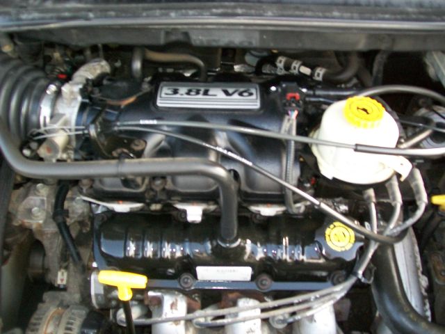 Chrysler Town and Country 2002 photo 3