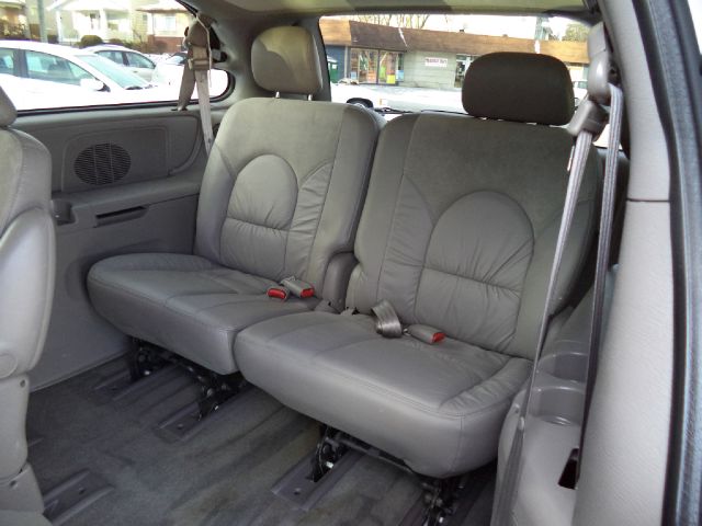 Chrysler Town and Country SLT 25 MiniVan
