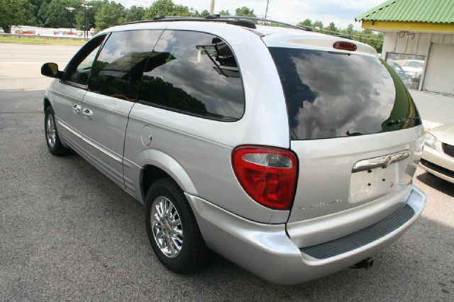 Chrysler Town and Country S Sedan Under FULL Factory Warranty MiniVan