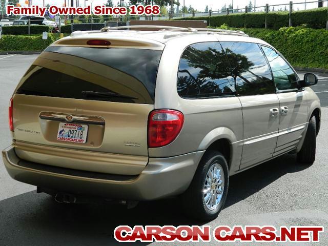 Chrysler Town and Country 2002 photo 0