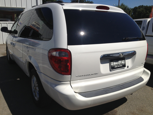 Chrysler Town and Country 2002 photo 1