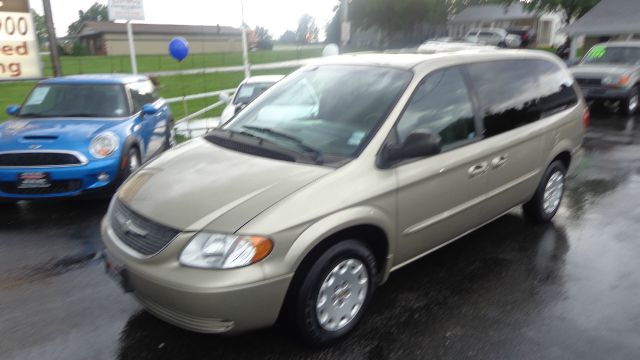 Chrysler Town and Country 2002 photo 4