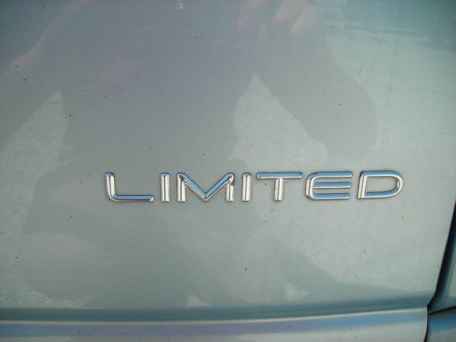 Chrysler Town and Country 2002 photo 11