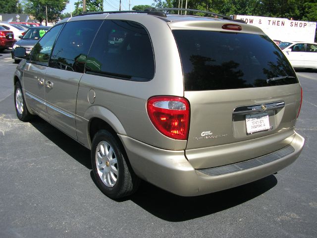 Chrysler Town and Country S Sedan Under FULL Factory Warranty MiniVan