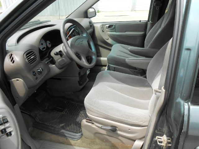 Chrysler Town and Country 2002 photo 1