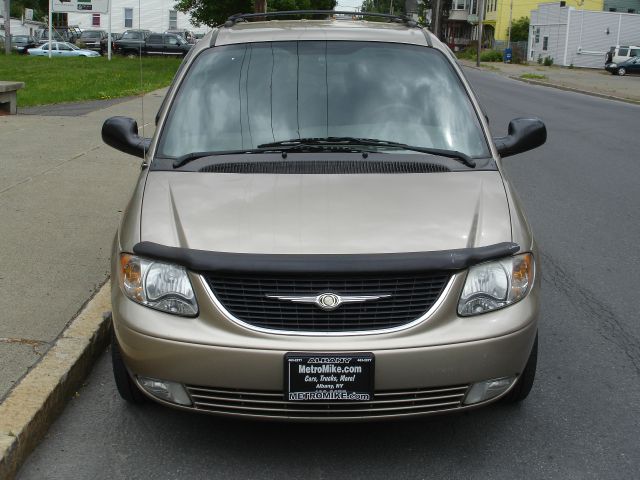 Chrysler Town and Country Quad Coupe 3 MiniVan