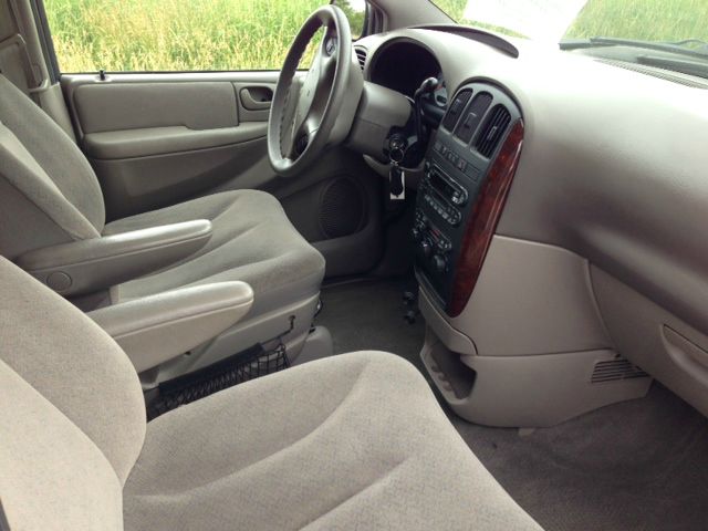 Chrysler Town and Country 2003 photo 1