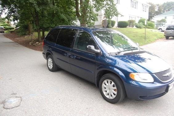 Chrysler Town and Country Quad Coupe 3 MiniVan