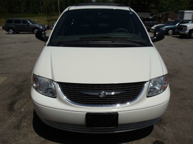 Chrysler Town and Country 2003 photo 11