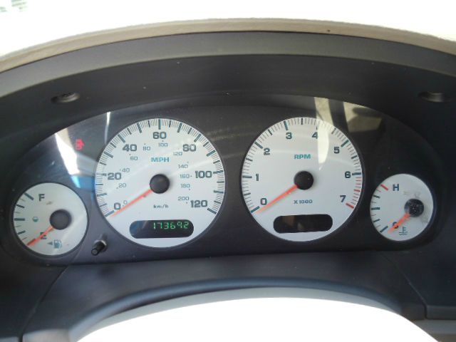 Chrysler Town and Country 2003 photo 7
