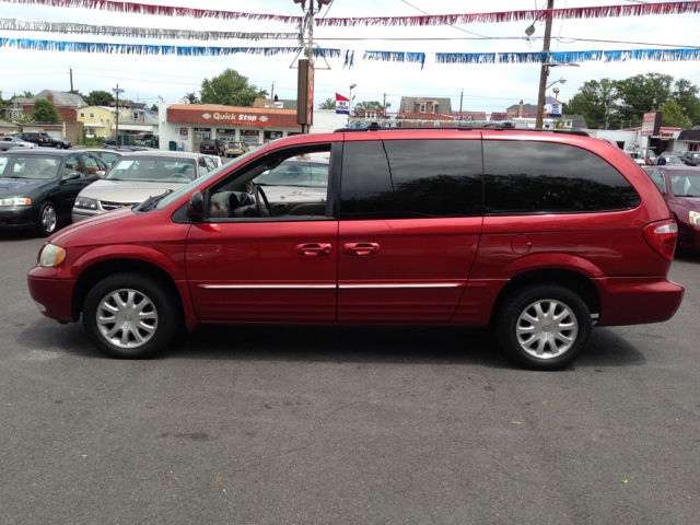 Chrysler Town and Country Quad Coupe 3 MiniVan