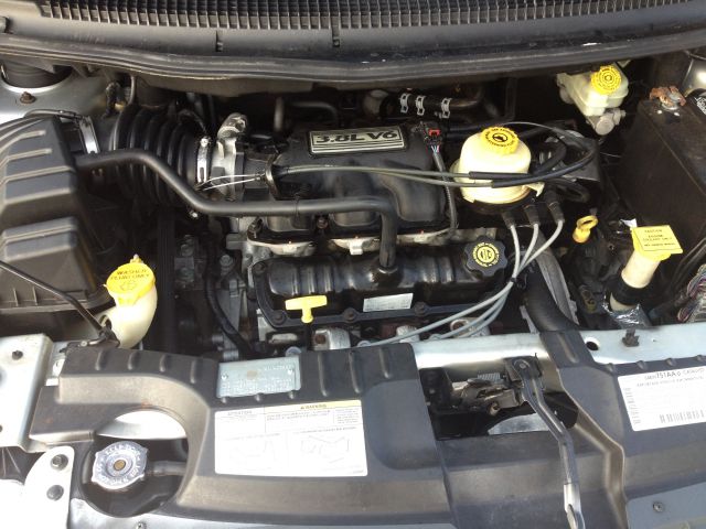 Chrysler Town and Country 2003 photo 1