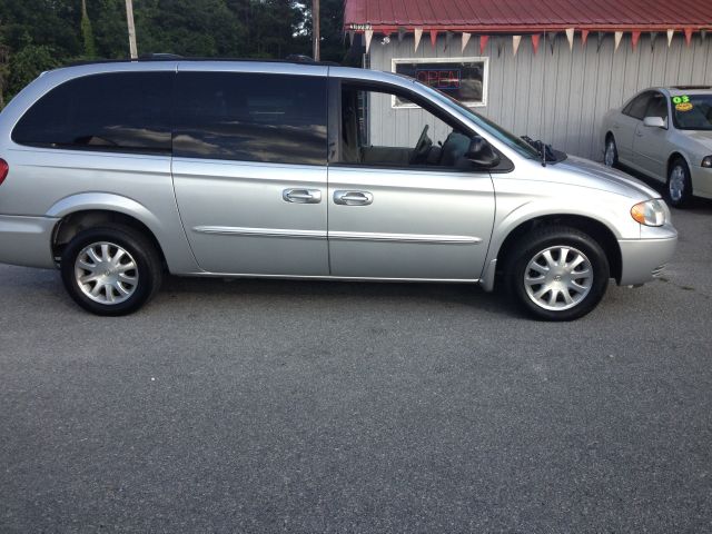Chrysler Town and Country 2003 photo 10