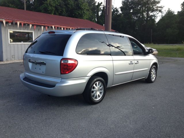 Chrysler Town and Country 2003 photo 11