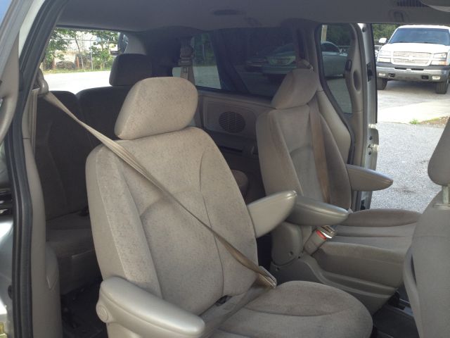 Chrysler Town and Country 2003 photo 5