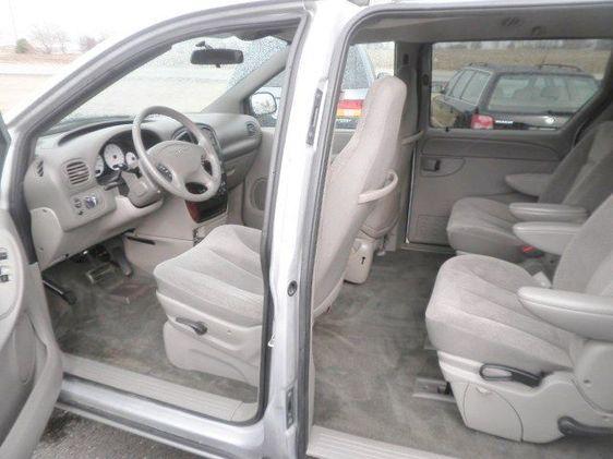 Chrysler Town and Country Quad Coupe 3 MiniVan