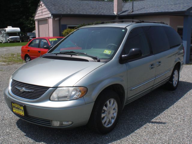 Chrysler Town and Country 2003 photo 4