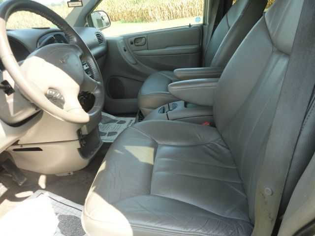 Chrysler Town and Country 2WD 4dr SE MiniVan