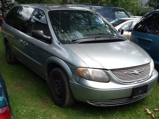 Chrysler Town and Country Quad Coupe 3 MiniVan