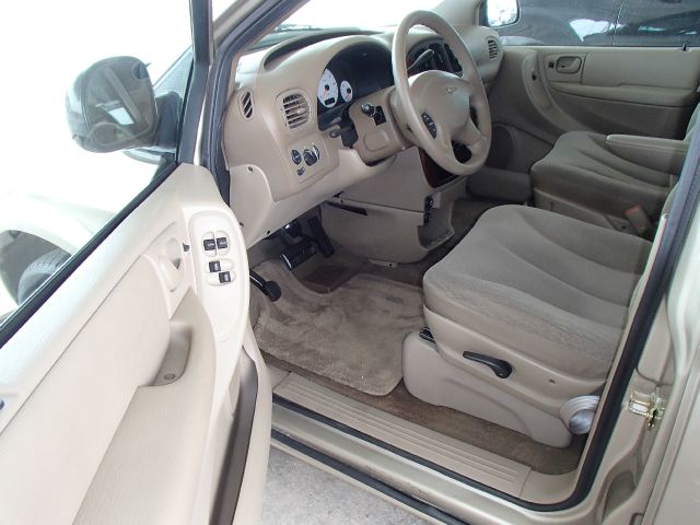 Chrysler Town and Country 2003 photo 10